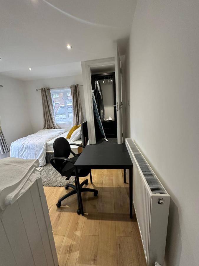 Keedonwood Road Bromley, Rooms With Free Wifi Exterior foto
